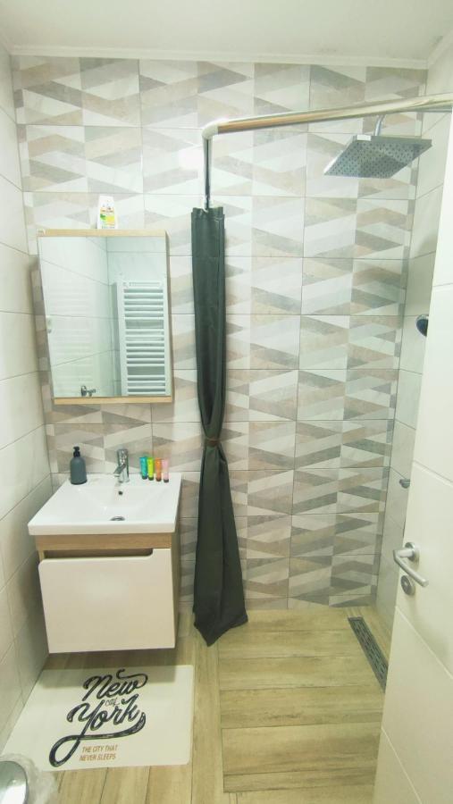 Apartman Lena Appartement Tuzla Buitenkant foto